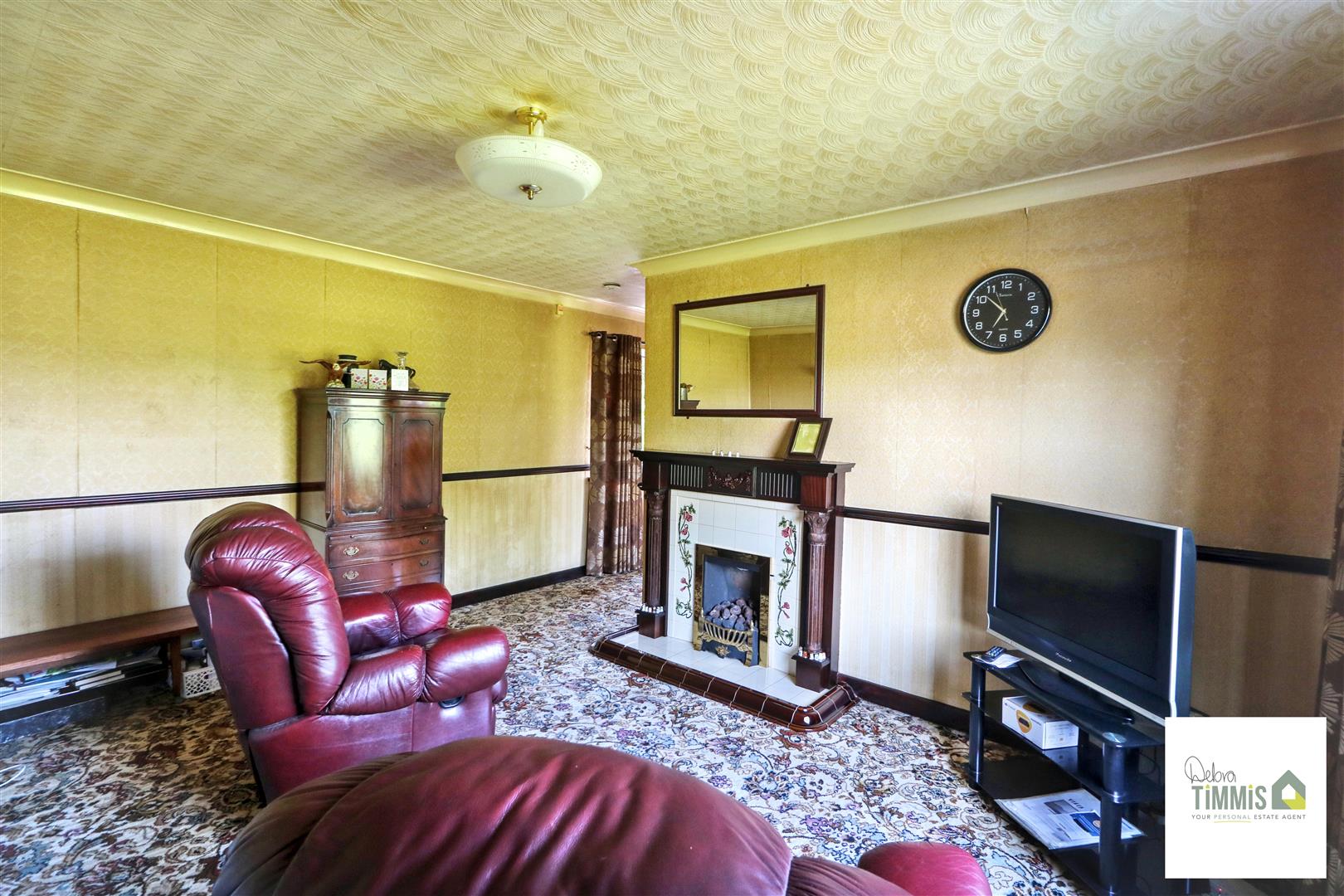 3 bed property in Bunts Lane, Stoke-On-Trent